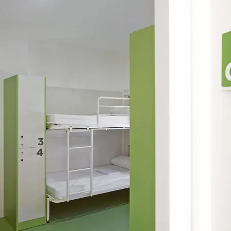 Hostel Sant Jordi Gracia *