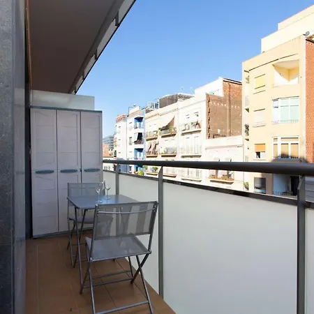 Pujades Apartment