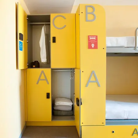 Hostel Twentytu