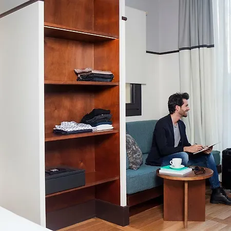 Hotel Praktik Essens 3*
