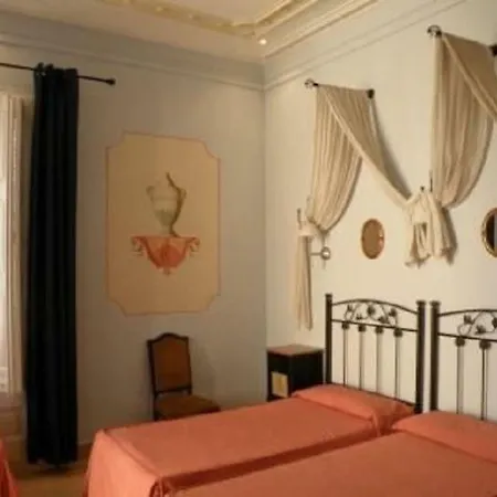 Casa Consell Gran Via, 2*