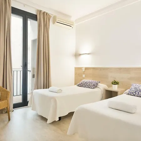 Aparthotel Bcnstop Parc Gueell 3*