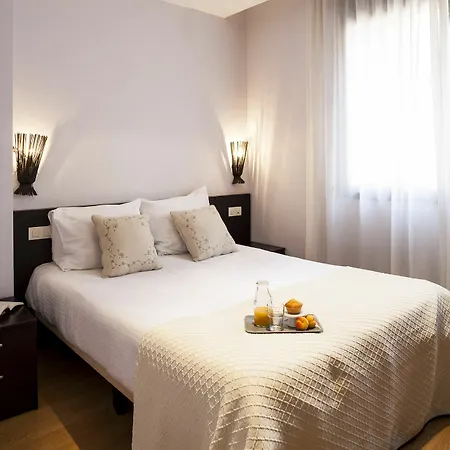 Short Group Camp Nou Serviced Apartamento Barcelona