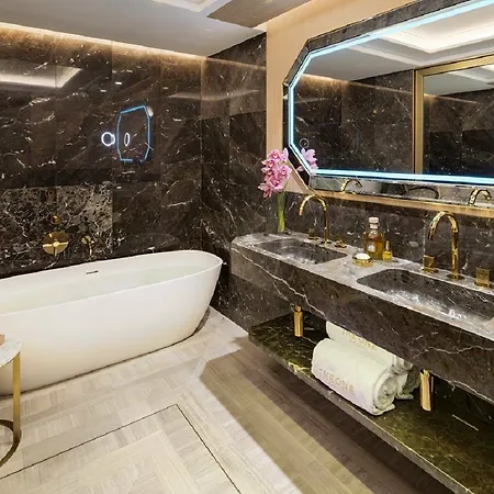 The One Gl Hotel 5*