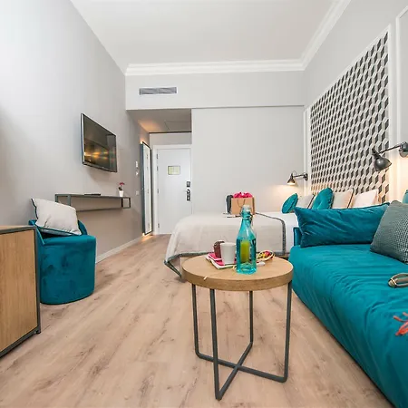 Mosaic By Ona Hotel 3*