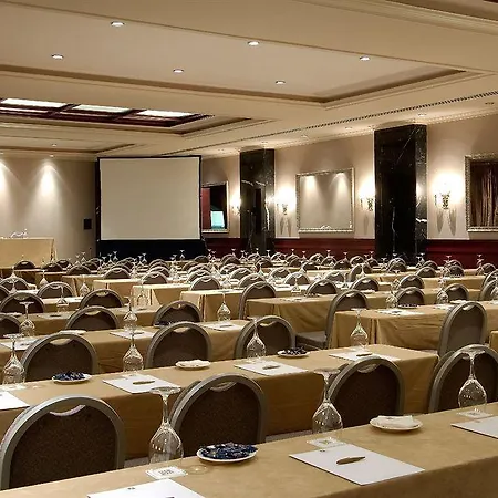 Center Hotell 4*