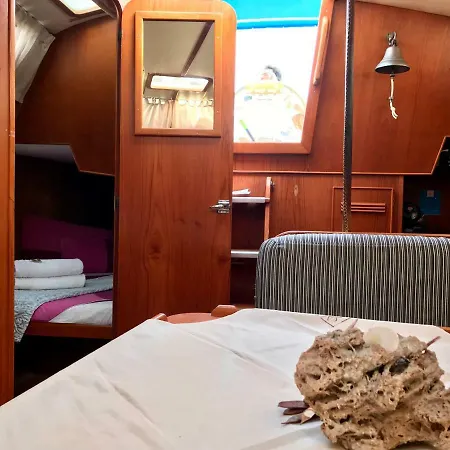 Botel Sleep & Boats Barcelona Sant Adria de Besos