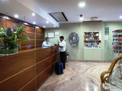 弗洛尔公园酒店 3*