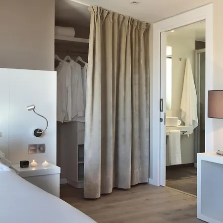 Rambla 102 Apartment *