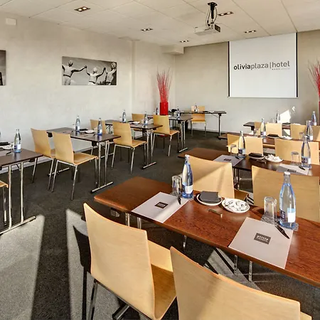 Olivia Plaza Hotel 4*