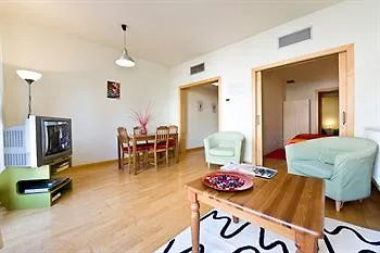 Ausias Marc 4*