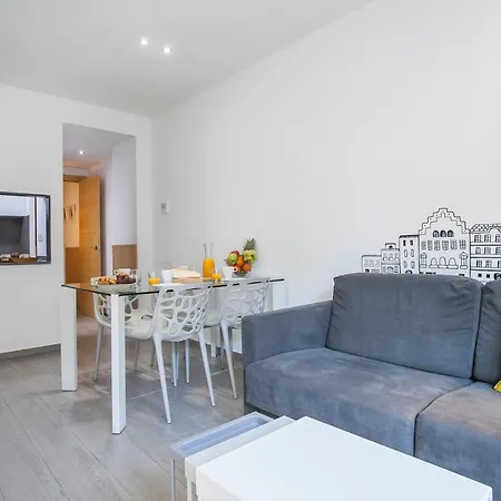 Bbarcelona Gaudi Flats * Βαρκελώνη