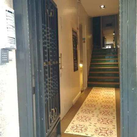 Ainb Ramblas-guardia Apartamento