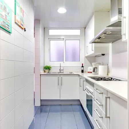 Apartman Spacious 4 Bedroom Fira Bcn & Camp Nou *