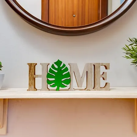 Spacious 4 Bedroom Fira Bcn & Camp Nou Apartman