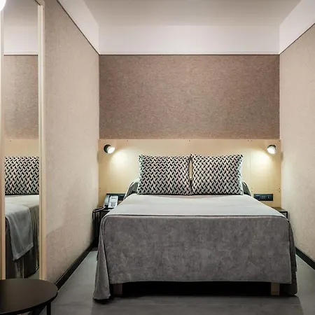 Raval House Hotel 3*