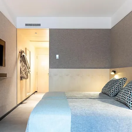 Raval House Hotel 3*