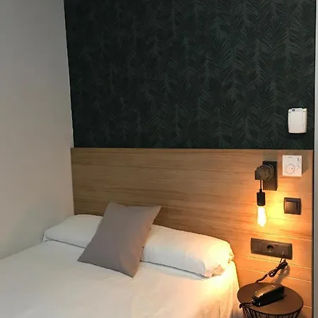 Canton Hotel *