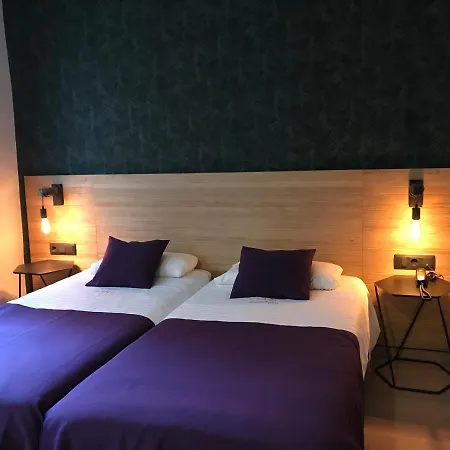 Canton Hotel *