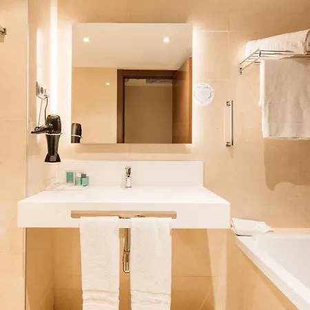 Hotel Ilunion Auditori 3*