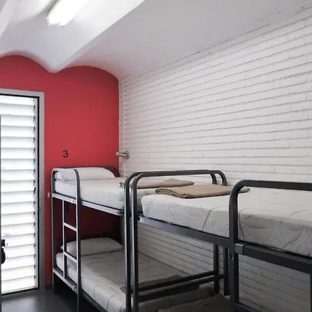 Hellobcn Youth Hostel