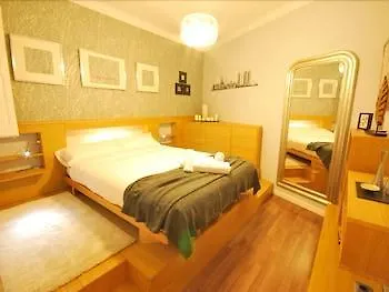 Apartament Gaudi Sdb