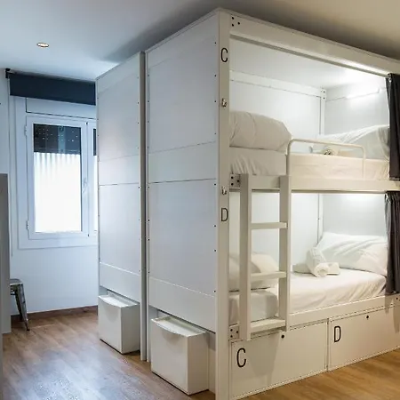 Hostel Airhostel Barcelona Airport 24h El Prat de Llobregat
