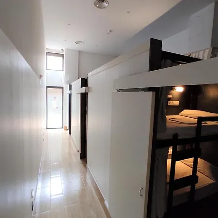 Ant Hostel *