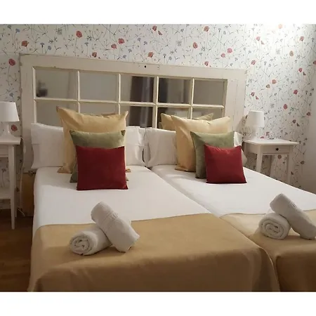 Petit Гостевой дом 2*