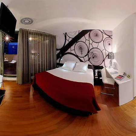 Bcn Design מלון 5*