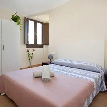 Apartment Nextdoor Cathedral *