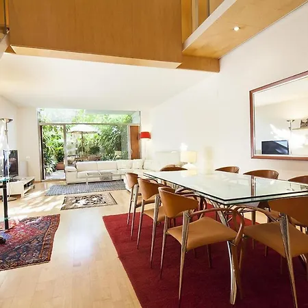Lägenhet Spacious In With Outdoor Terrace *