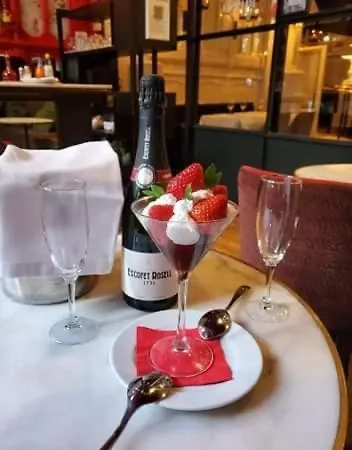 Hotell Market 3*