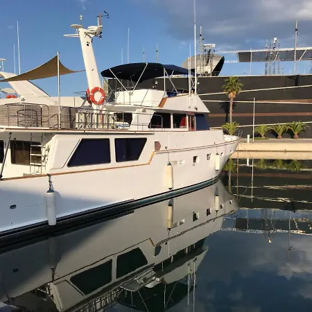Toro Botel