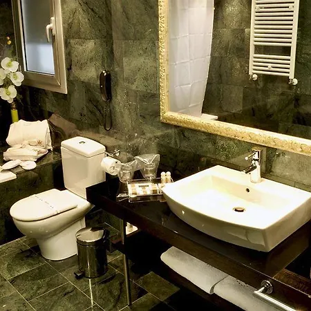 Hotel Catalonia Rigoletto 4*
