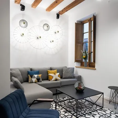 Amazing New With Rooftop Jacuzzi *