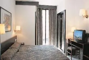 Hotel Medicis