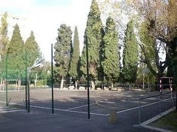 Residencia Salesiana Marti-codolar 게스트하우스