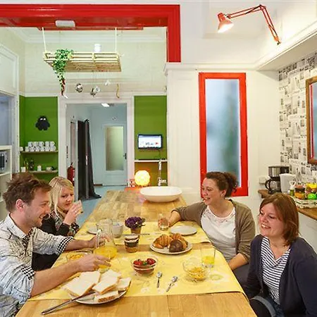 Hip Hostal *