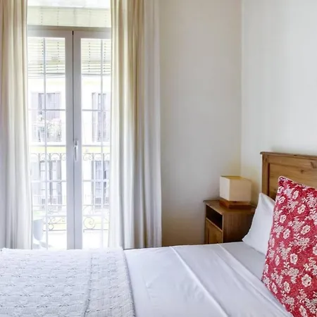 Modern 2 Bedroom In Poble Sec 7 Minutes To Metro * Barcelona