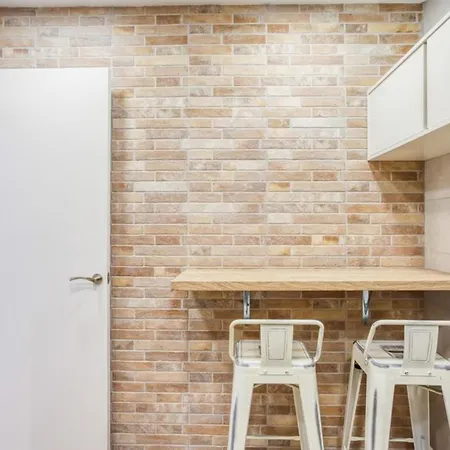 Nice And Cozy 4 Bedroom In Sants-montjuic Bcn Barcelona