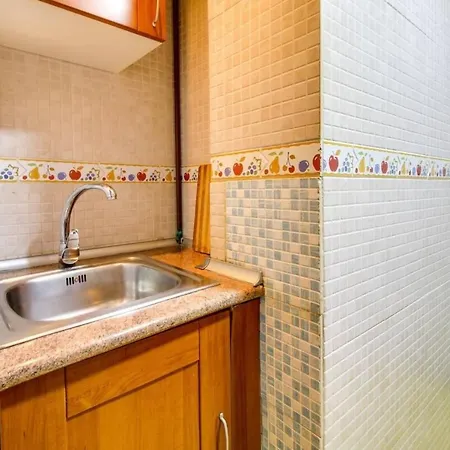 Apartamento Modern 2 Bedroom In Poble Sec 7 Minutes To Metro