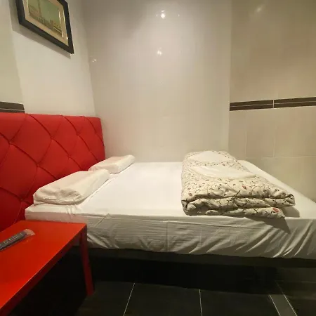 Hostel Granvia 628 *