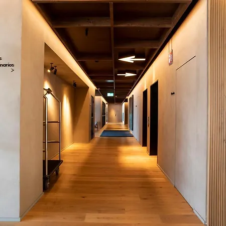 Paxton Hotel 4*