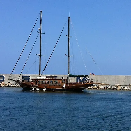 Residencia Deportiva Sercotel Barcelona Sailing Hostal Sant Adrià de Besòs