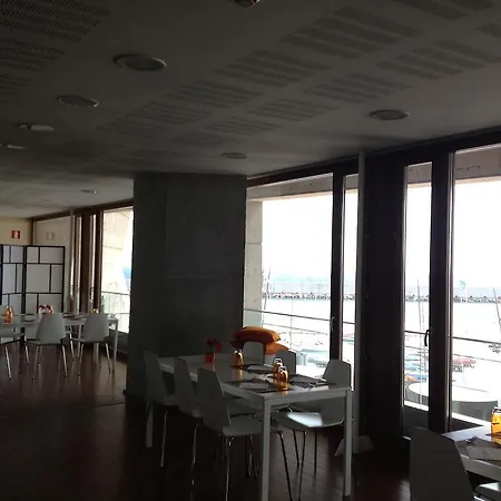 Residencia Deportiva Sercotel Barcelona Sailing Hostal *