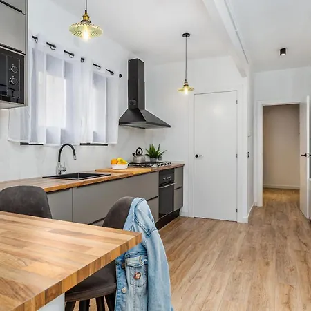 Apartment Simply Stunning - Hidden Gem, Heart Of Poble Sec Barcelona