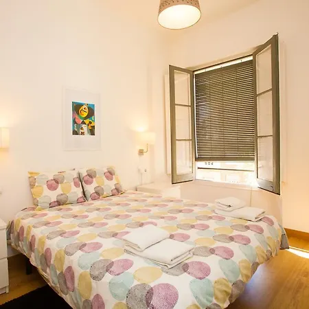 Gaudi Sagrada Familia Apartment Barcelona