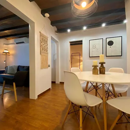 Urban Retreat Historical Centre Apartment *