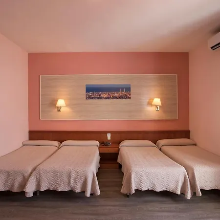 Hotell Cuatro Naciones 2*